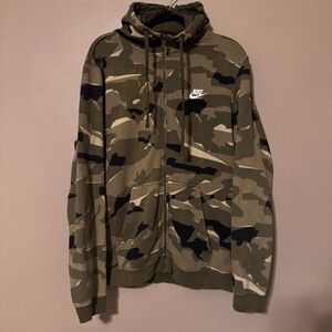 Nike All Over Camo Print Green Fleece Full Zip Hooded Jacket Pockets Men’s Large